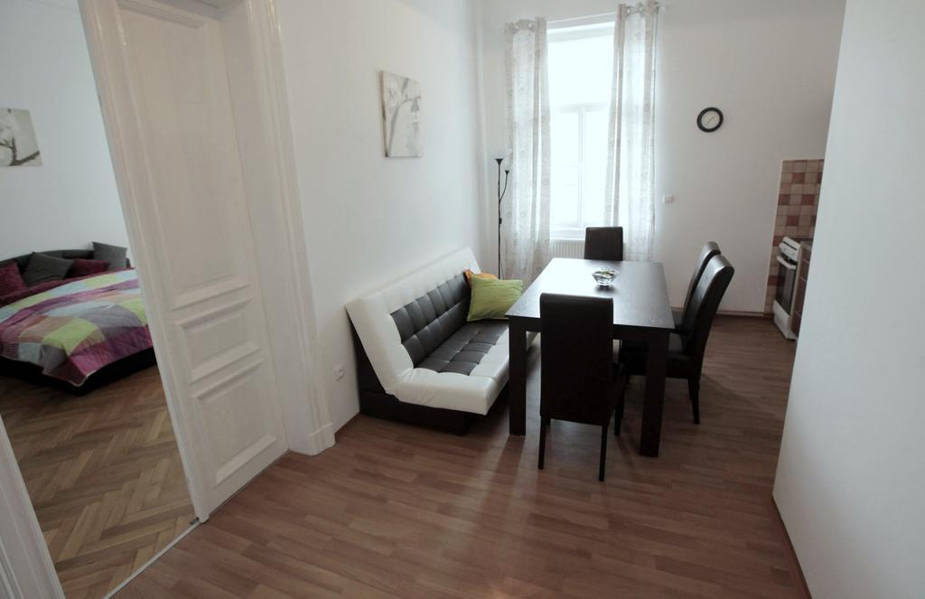 Carpe Diem Prague Room photo