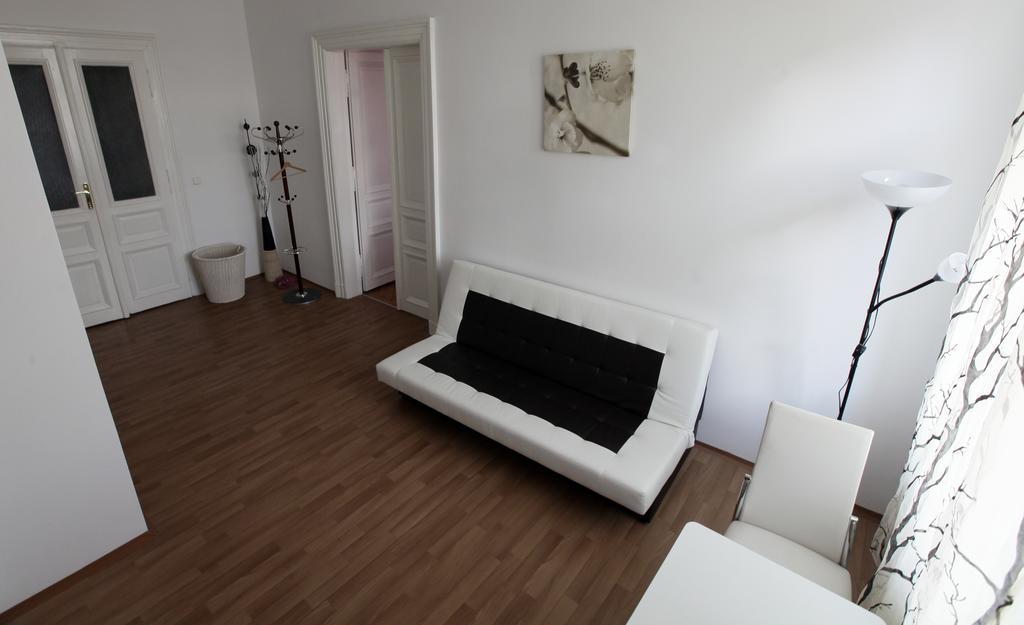 Carpe Diem Prague Room photo